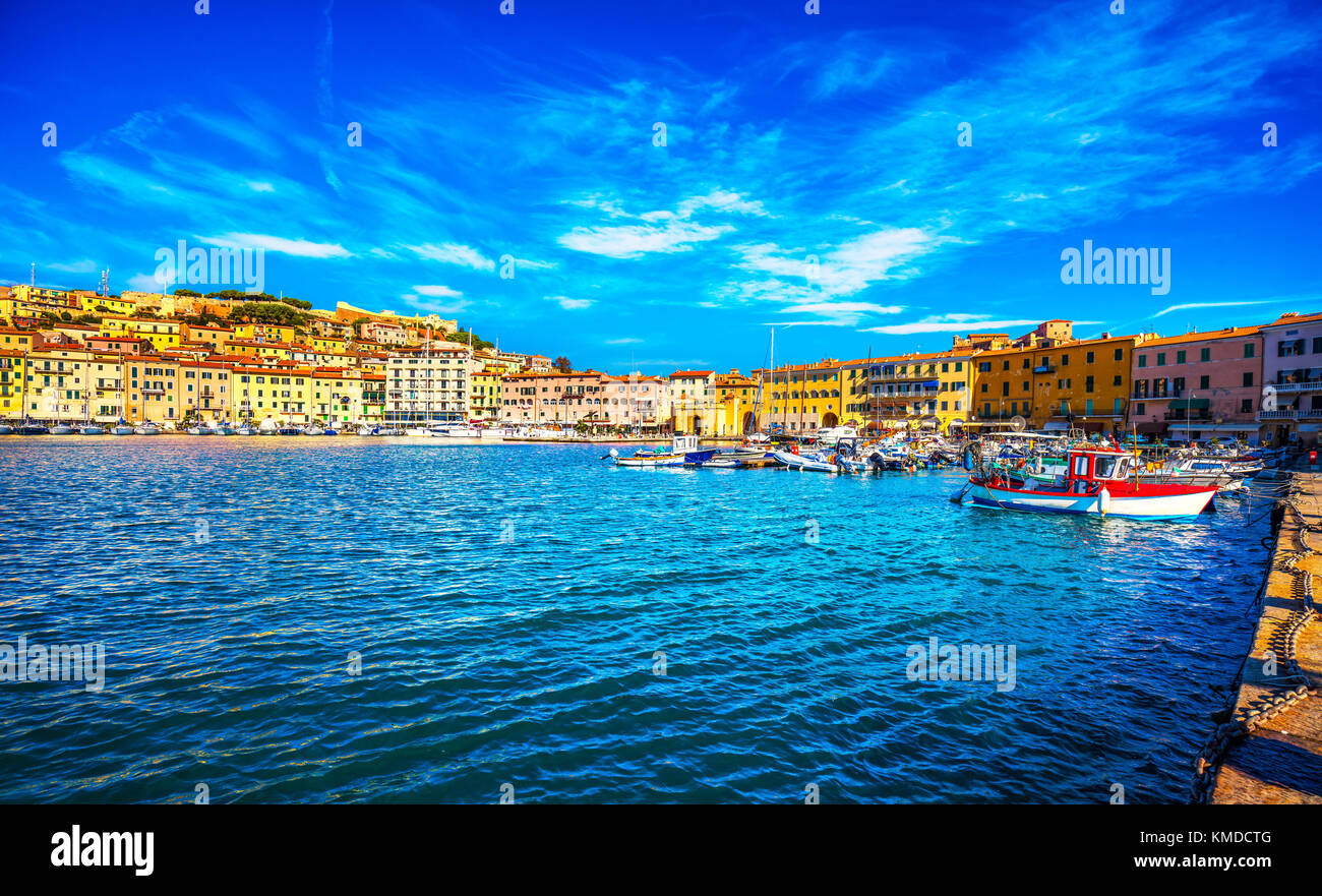 Insel Elba, Portoferraio Hafen und Skyline. der Toskana, Italien. Europa Stockfoto