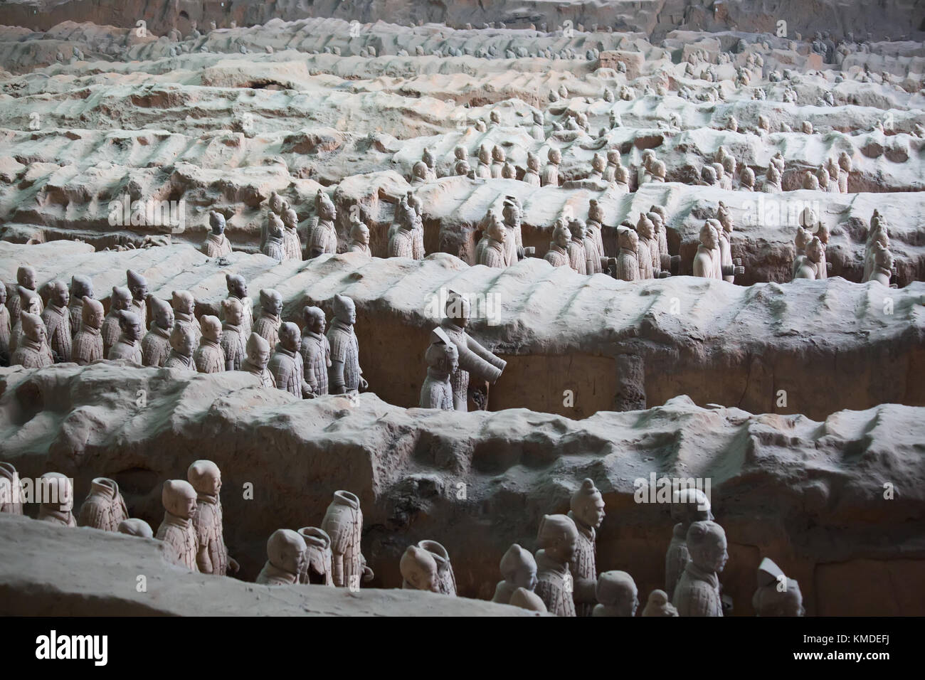 Berühmte Terrakotta Armee in Xi'an, China. Das mausoleum von Qin Shi Huang, dem ersten Kaiser von China enthält Sammlung von Terracotta Skulpturen zeigen Stockfoto