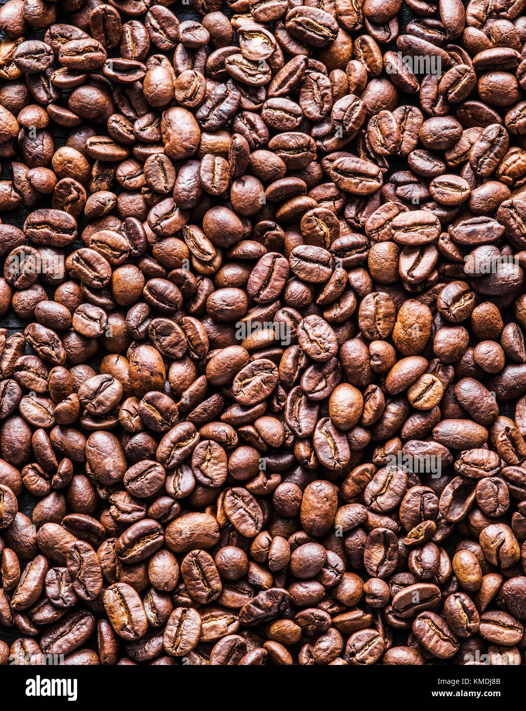 Geröstete Kaffeebohnen. Ansicht von oben. Stockfoto