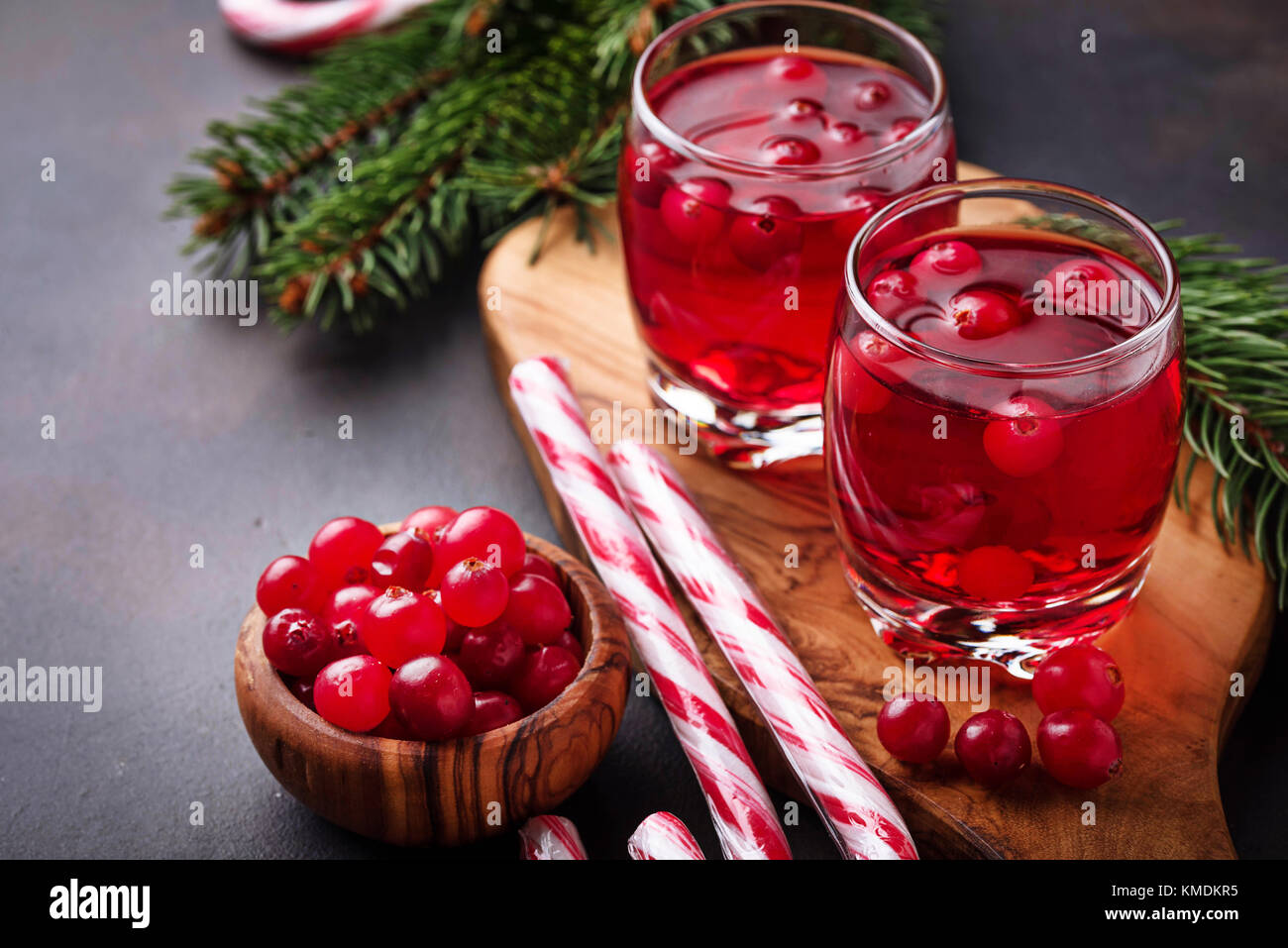 Cranberry trinken und frischen Beeren. Stockfoto