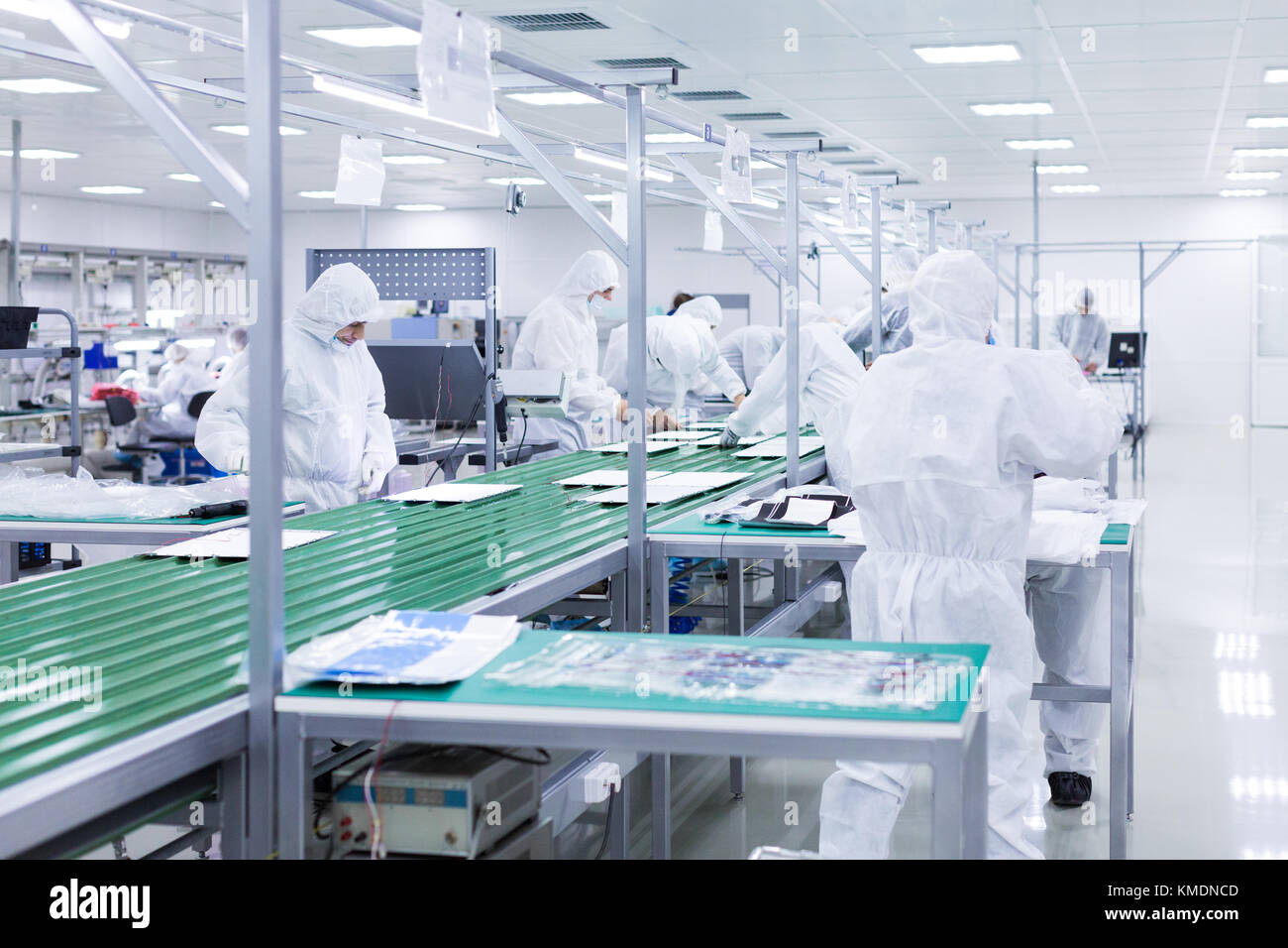 Wissenschaftler im Labor arbeiten Stockfoto