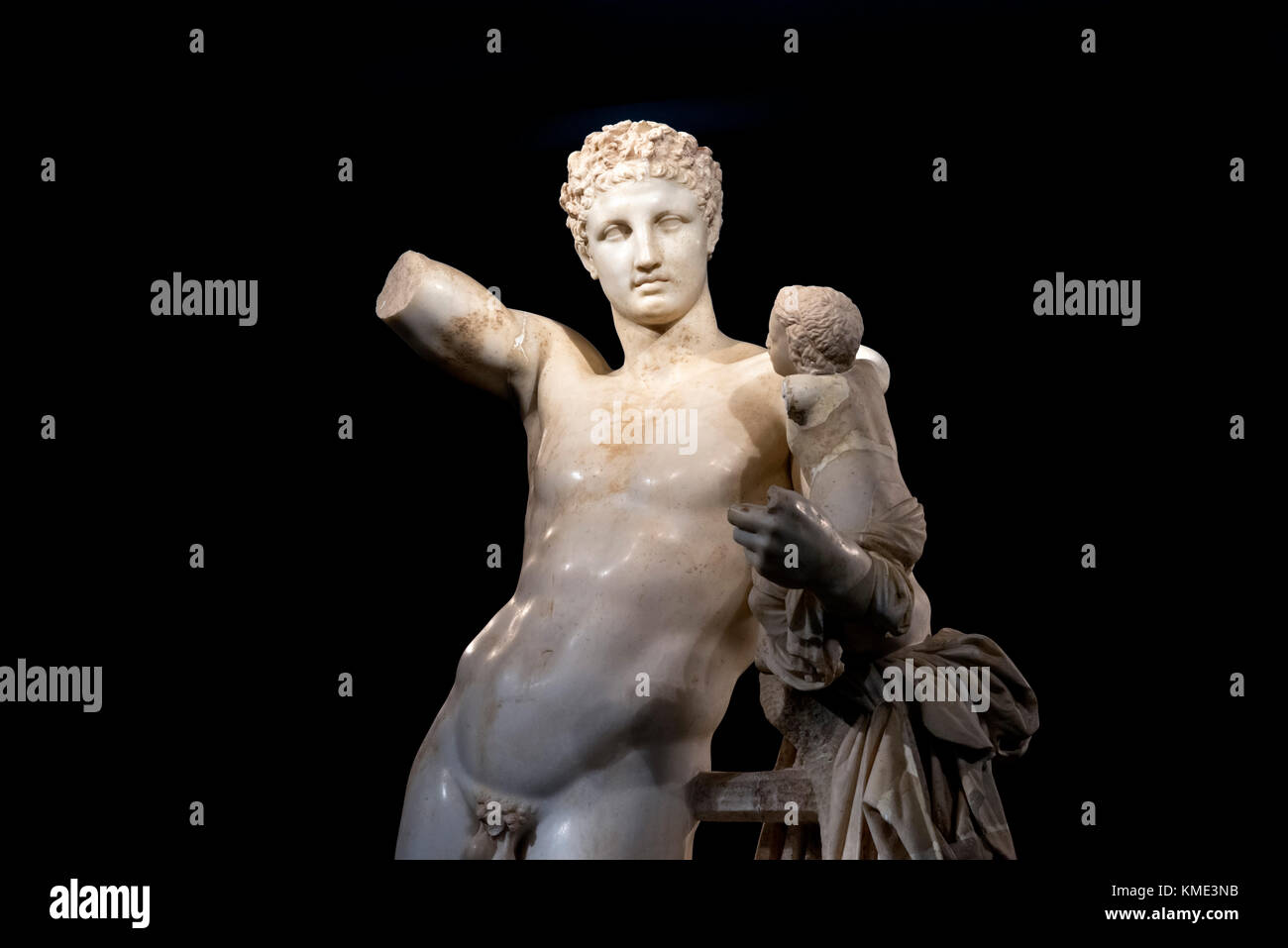 Detail der Skulptur von Hermes von Praxiteles (Hermes und der Säugling Dionysos), das Archäologische Museum von Olympia, Olympia, Pelopponese, Griechenland Stockfoto