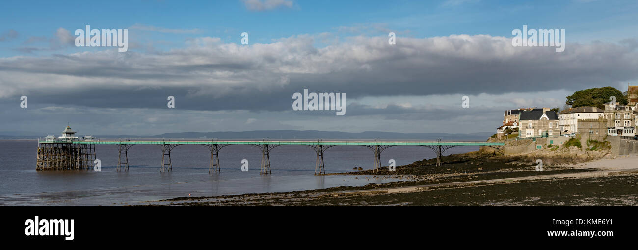 Blick auf die viktorianischen Pier in Clevedon, Somerset, UK. Stockfoto