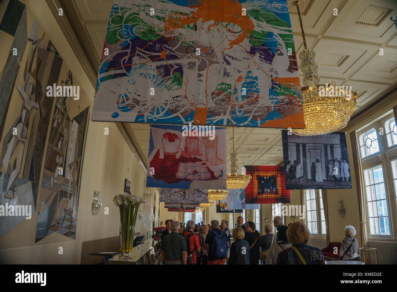 Interieur der Wiener Staatsoper. Architektonisches Design und Inneneinrichtung der berühmten Wiener Staatsoper in Wien, Österreich, Europa Stockfoto