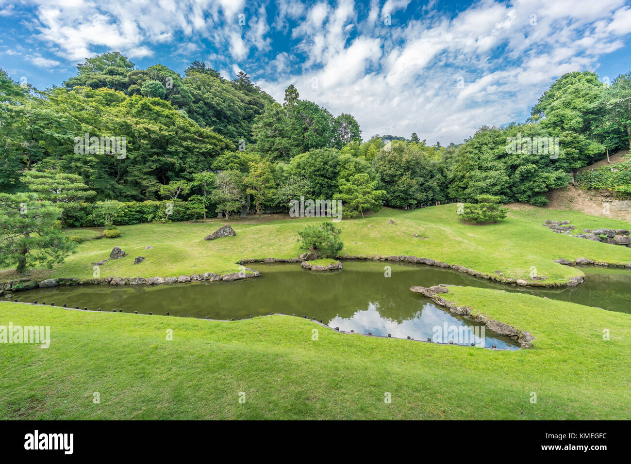 Kencho-ji Zen Garten und Teich hinter dem Hojo Shin-ji Ike (Verstand Charakter Teich). Zurückzuführen auf Muso Soseki (1275-1351). Kamakura, Kanagawa Pref. Japan Stockfoto