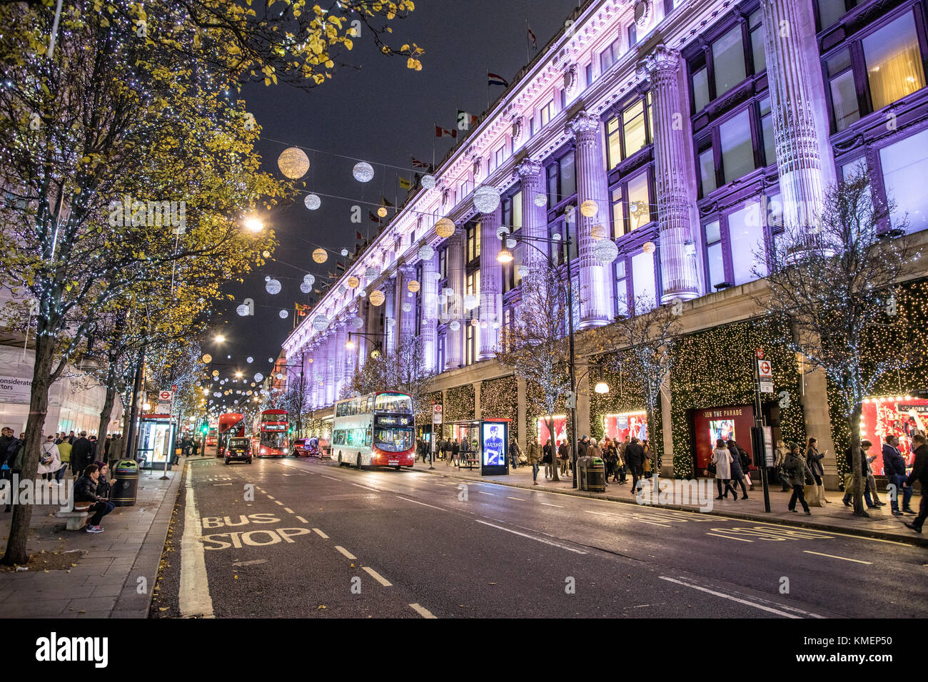 Selfridges in der Oxford Street bei Nacht London UK Stockfoto