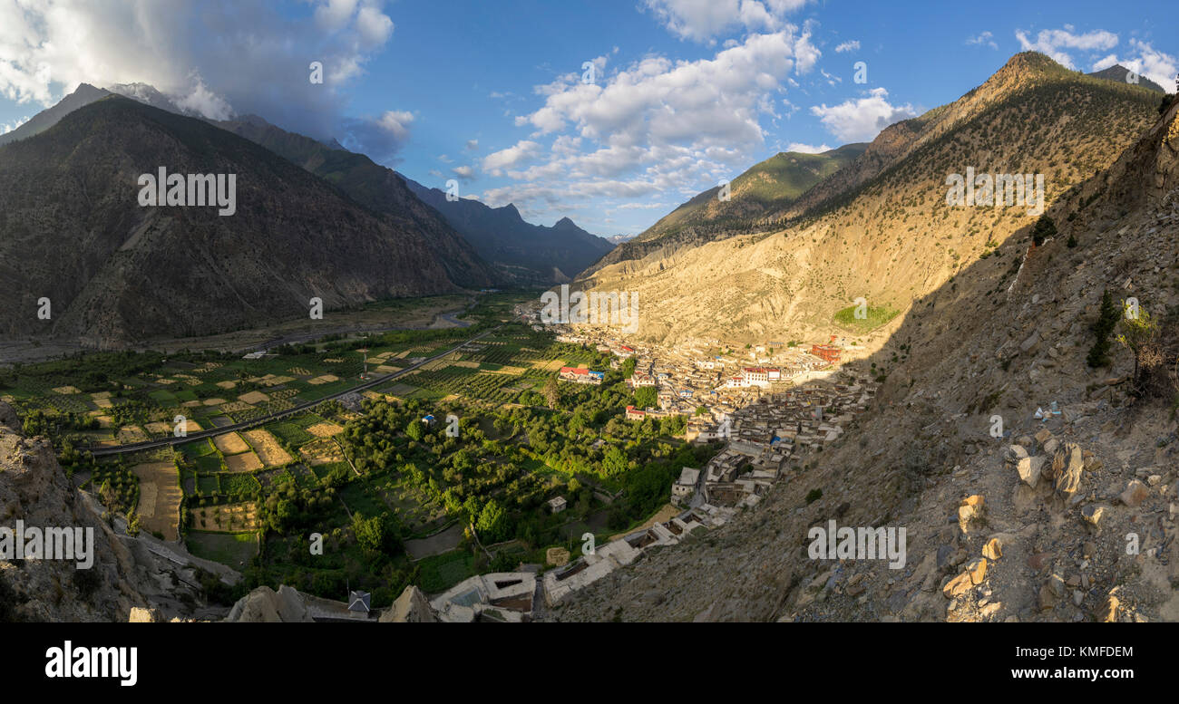 Marpha Dorf und Apple Gärten in Mustang. Nepal Stockfoto