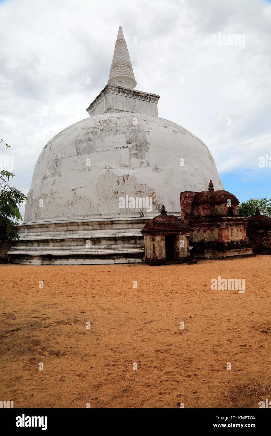 UNESCO-Weltkulturerbe, der antiken Stadt Polonnaruwa, Sri Lanka, Asien, Alahana Pirivena Komplex, Kili Vihara stupa Stockfoto