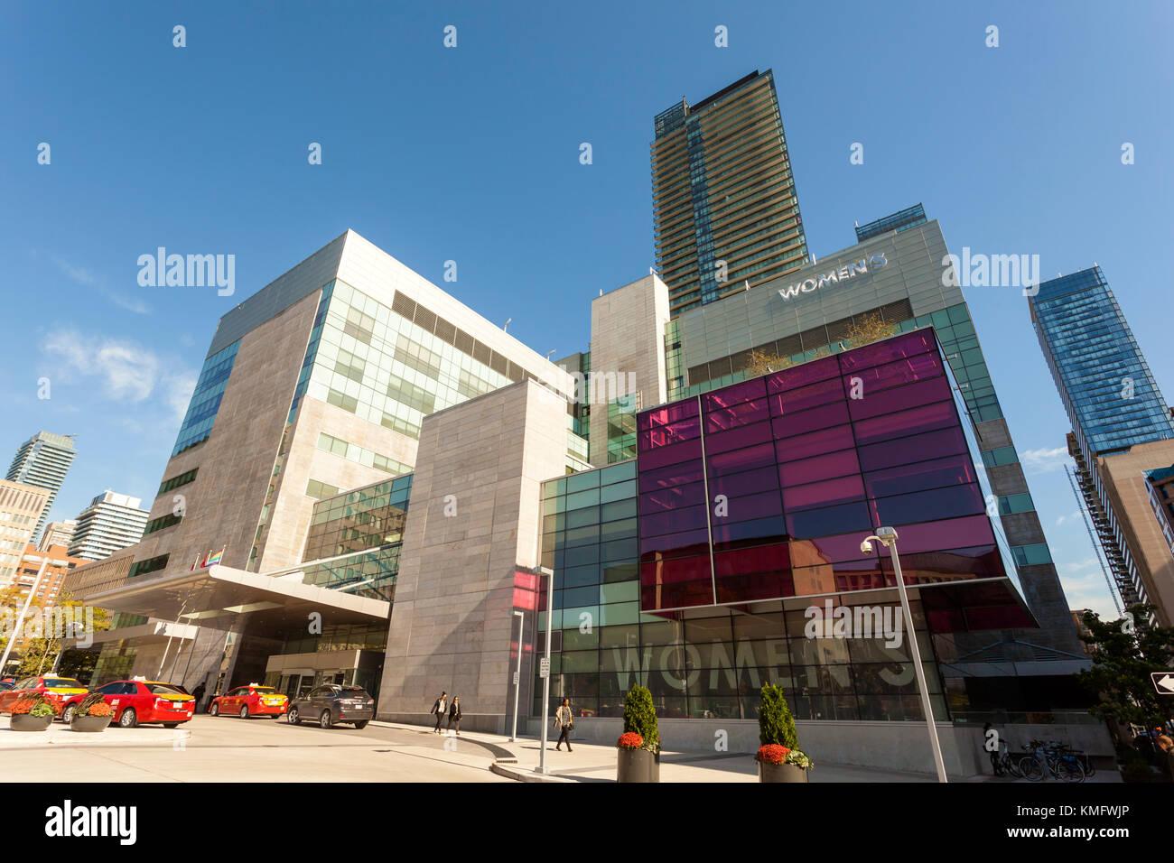 Toronto, Kanada - 19. Okt. 2017: Women's College Hospital und Medical Center in der Innenstadt von Toronto, der Provinz Ontario, Kanada. Stockfoto