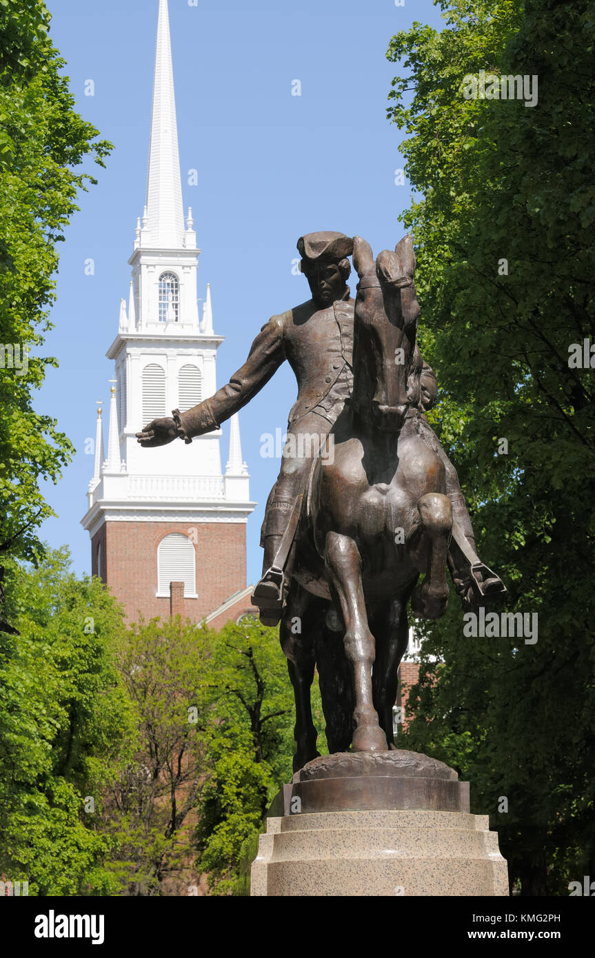 Paul Revere Statue und Old North Church, Symbole der Freiheit für ihre Rolle in der Amerikanischen Revolution Stockfoto