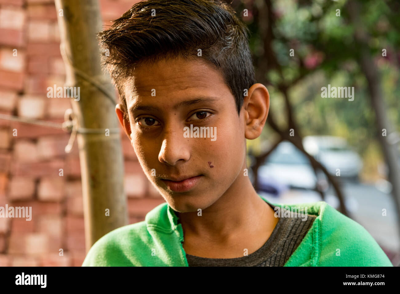 Porträt einer armen indischen Jungen. Stockfoto