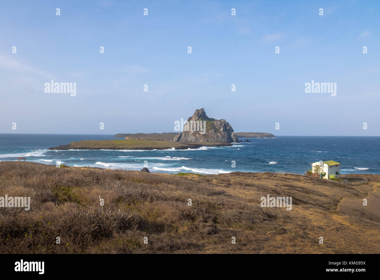 Haie Cove (Enseada dos Tubarões) und sekundären Inseln - Fernando de Noronha, Pernambuco, Brasilien Stockfoto