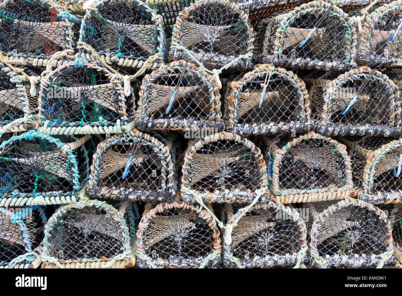 In der Nähe von Hummer und Krabben fischen Töpfe aufgetürmt, Nordküste, Schottland Stockfoto