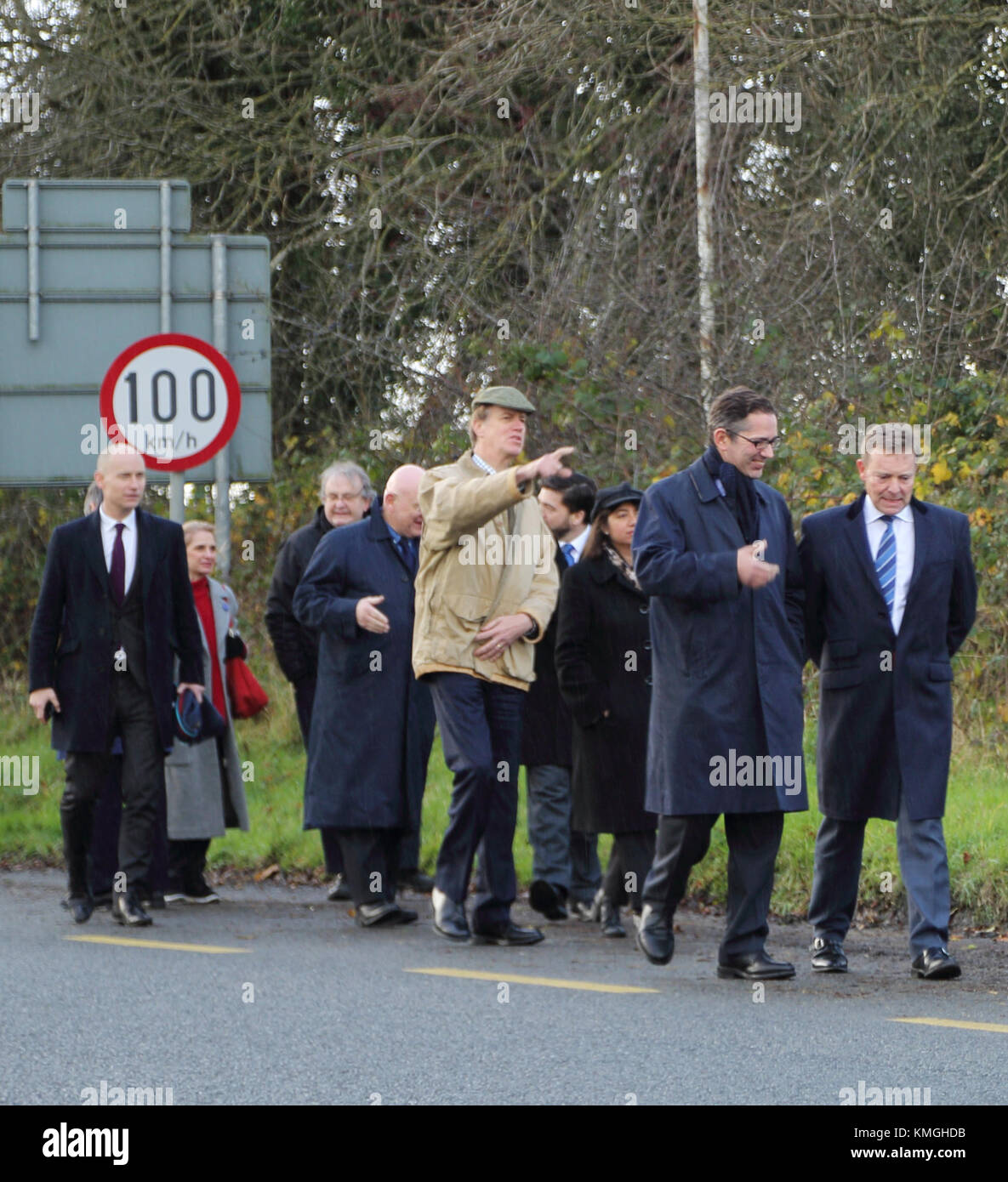 Die Brexit Ausschuss Besuch der Grenzübergang bei Middletown, Co Armagh, Nordirland am Donnerstag, 7. Dezember. 2017. Die irischen Grenze hier trennt Co Armagh in Nordirland und Co Monaghan in der Republik Irland. Stockfoto