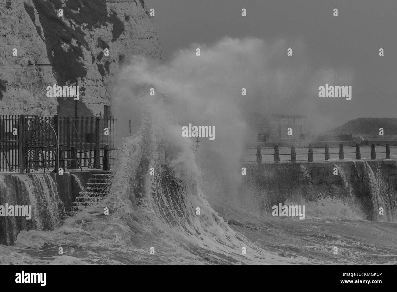 Newhaven, East Sussex, UK..7. Dezember 2017..Southern Extremitities of Storm Caroline bringt starke Winde, Regen & sehr abgehackte See an die Küste von Sussex... Stockfoto