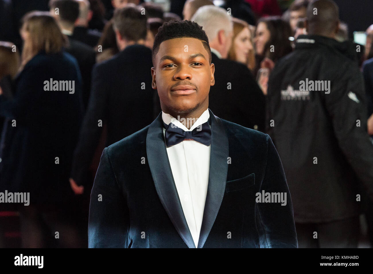 London, Großbritannien. 12 Dez, 2017. John Boyega kommt für den europäischen Film Premiere von "Star Wars: Der letzte Jedi" in der Royal Albert Hall in London. Credit: Wiktor Szymanowicz/Alamy leben Nachrichten Stockfoto