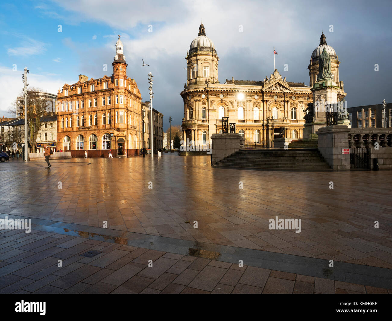 Das Maritime Museum im Queen Victoria Square an einem regnerischen Tag Rumpf Yorkshire England Stockfoto