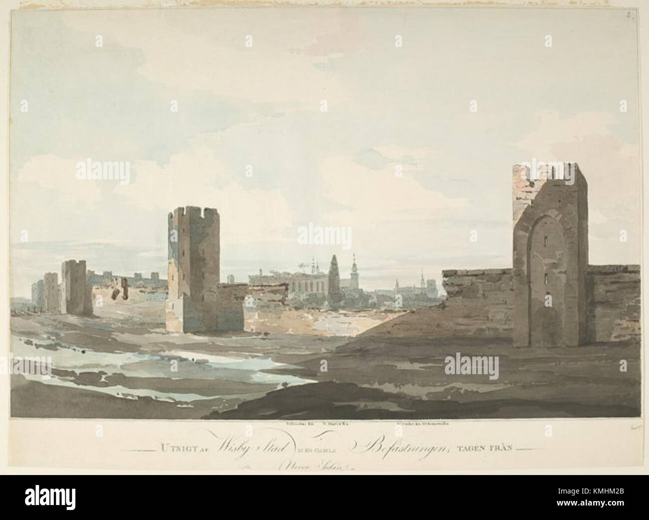 Visby, ein UNESCO-Weltkulturerbe in Schweden, ist bekannt für seine mittelalterlichen Stadtmauern, Kopfsteinpflasterstraßen und historischen Gebäude aus der Hansezeit. Stockfoto