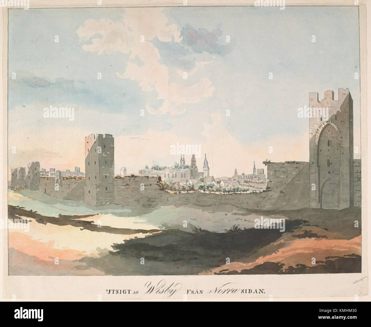 Visby, eine historische Stadt auf der schwedischen Insel Gotland, ist im KMB-Katalog für ihre erhaltene mittelalterliche Architektur aufgeführt. Die Stadt ist bekannt für ihre gepflasterten Straßen und alten Stadtmauern, die einen Einblick in die mittelalterliche Vergangenheit von Swedenâ bieten. Stockfoto