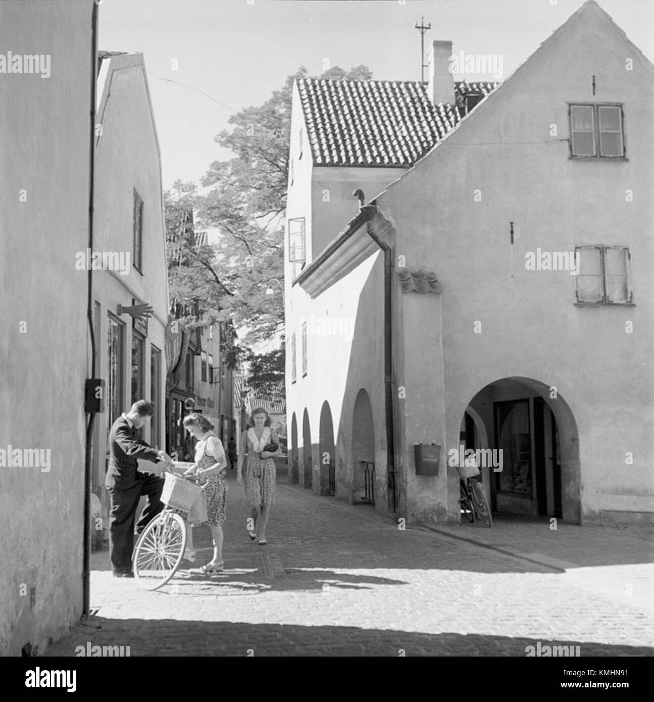 Visby, eine historische Stadt in Schweden, ist im KMB-Register für ihre kulturelle und architektonische Bedeutung dokumentiert. Die Stadt ist bekannt für ihre mittelalterlichen Mauern und erhaltenen mittelalterlichen Gebäude. Stockfoto