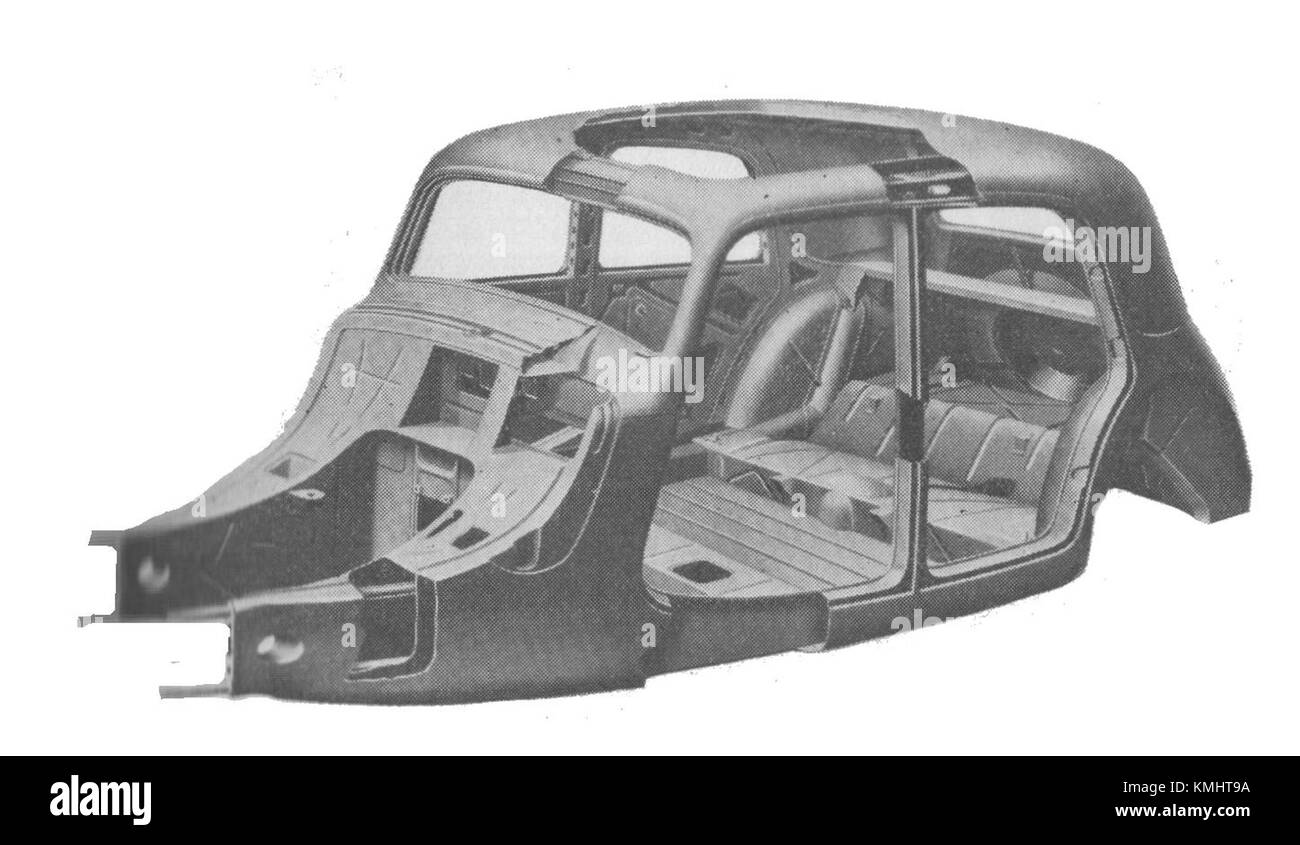 Die Citroen Traction Avant Karosserie-Chassis-Einheit, die in der Ausgabe 1935 des Autocar Handbuchs vorgestellt wurde, stellt mit ihrem innovativen Unibody-Design und dem fortschrittlichen Frontantrieb eine Schlüsselentwicklung in der Automobiltechnik dar. Sie markierte eine bedeutende Entwicklung im Fahrzeugdesign und beeinflusste die zukünftige Fahrzeugfertigung. Stockfoto
