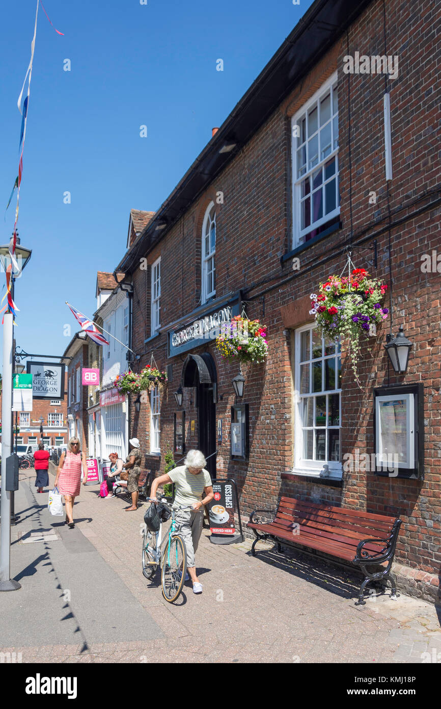 16. jahrhundert George & Dragon Pub, High Street, Princes Risborough, Buckinghamshire, England, Vereinigtes Königreich Stockfoto