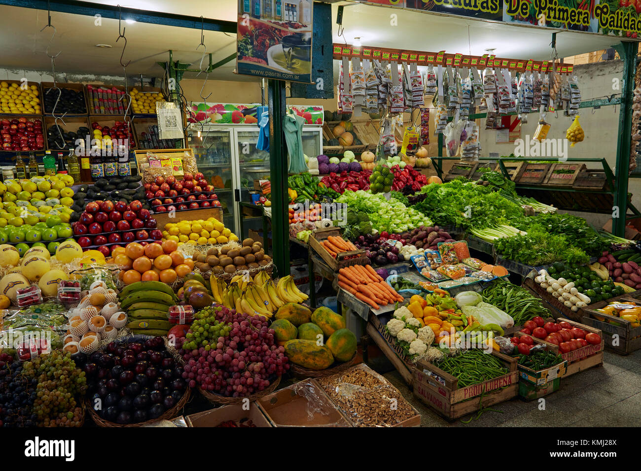 Produzieren Stall, San Telmo Markt, San Telmo, Buenos Aires, Argentinien, Südamerika Stockfoto