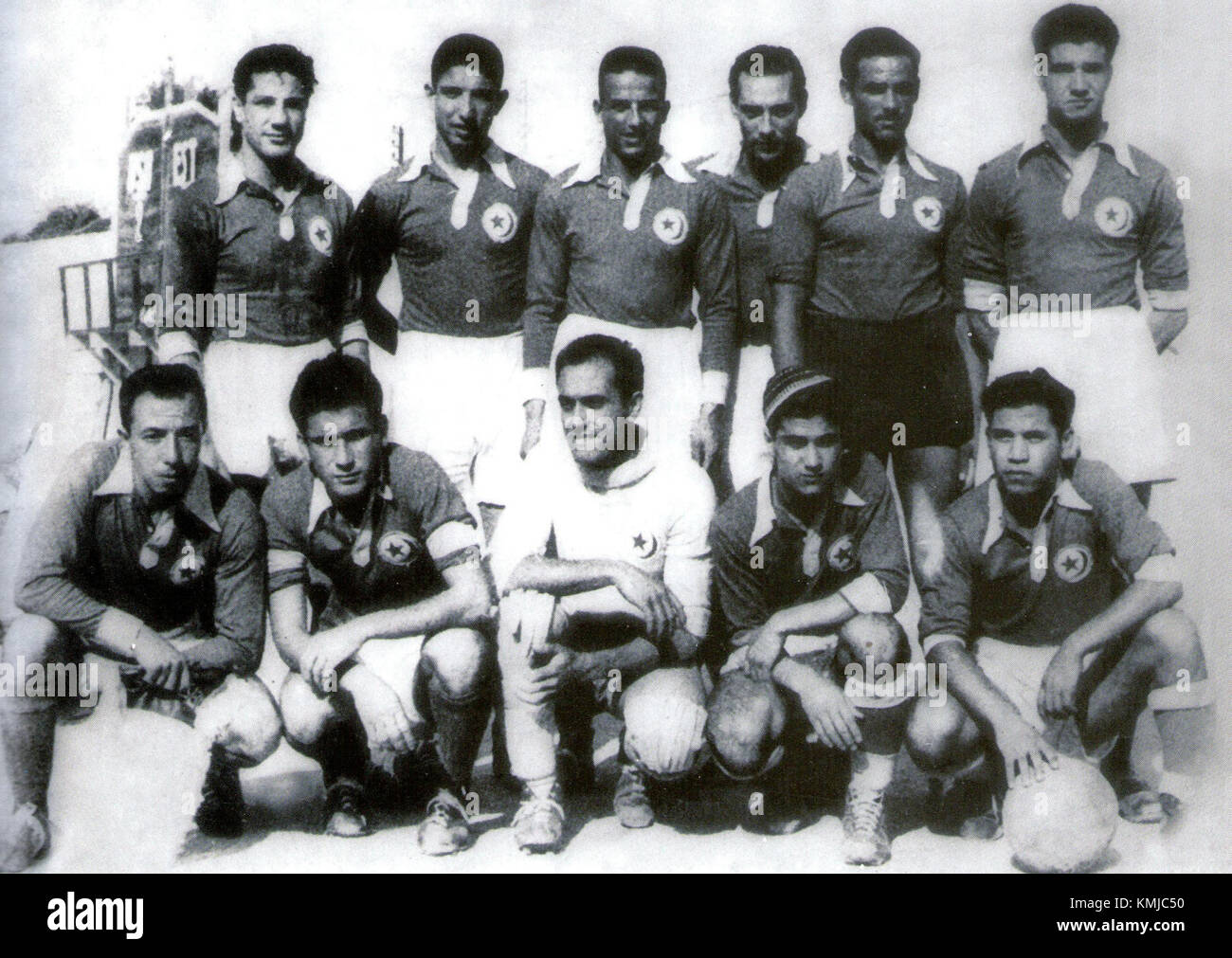 Der Club Africain ist ein tunesischer Sportverein, der 1920 gegründet wurde und für seine herausragende Rolle im tunesischen Fußball bekannt ist. Der Zeitraum 1946-1947 ist eine wichtige Zeit in seiner Geschichte und trägt zu seiner Entwicklung in der Sportwelt bei. Stockfoto