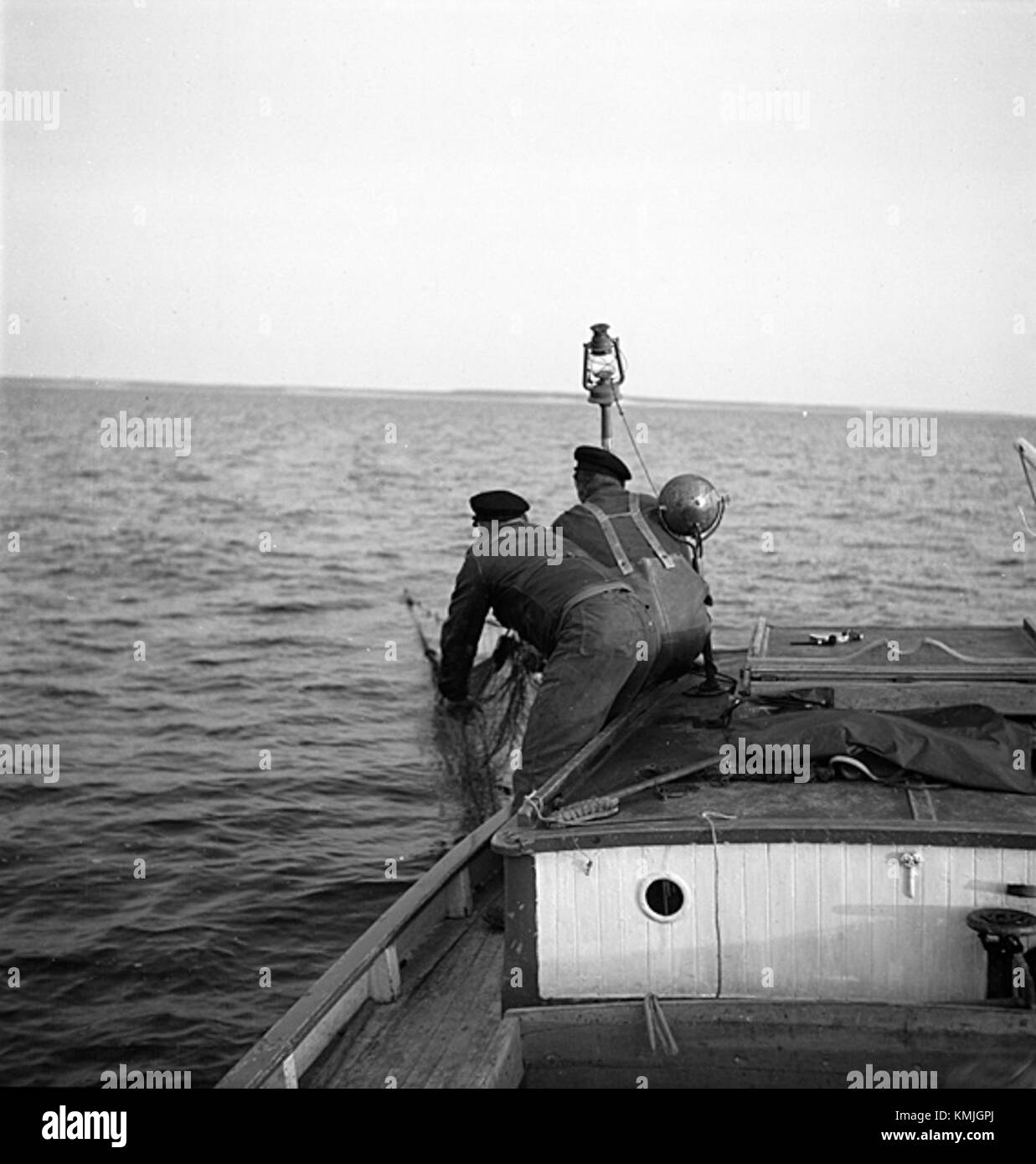 Visby ist eine historische Stadt auf der schwedischen Insel Gotland. Es ist berühmt für seine mittelalterliche Architektur, einschließlich Mauern, Türmen und Kirchen, und gehört zum UNESCO-Weltkulturerbe. Die erhaltenen Gebäude der Stadt spiegeln ihre reiche Geschichte wider, die bis in die Wikingerzeit zurückreicht. Stockfoto