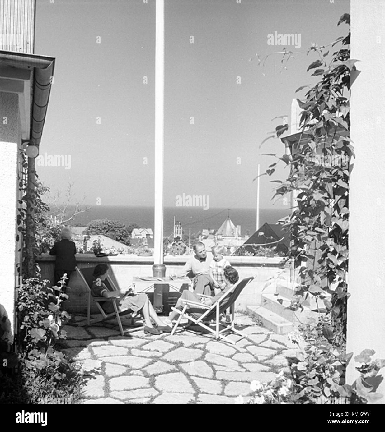 Visby liegt auf der schwedischen Insel Gotland und ist für seine mittelalterliche Architektur und die historischen Stadtmauern bekannt. Es ist ein UNESCO-Weltkulturerbe und ein wichtiges kulturelles Wahrzeichen. Stockfoto