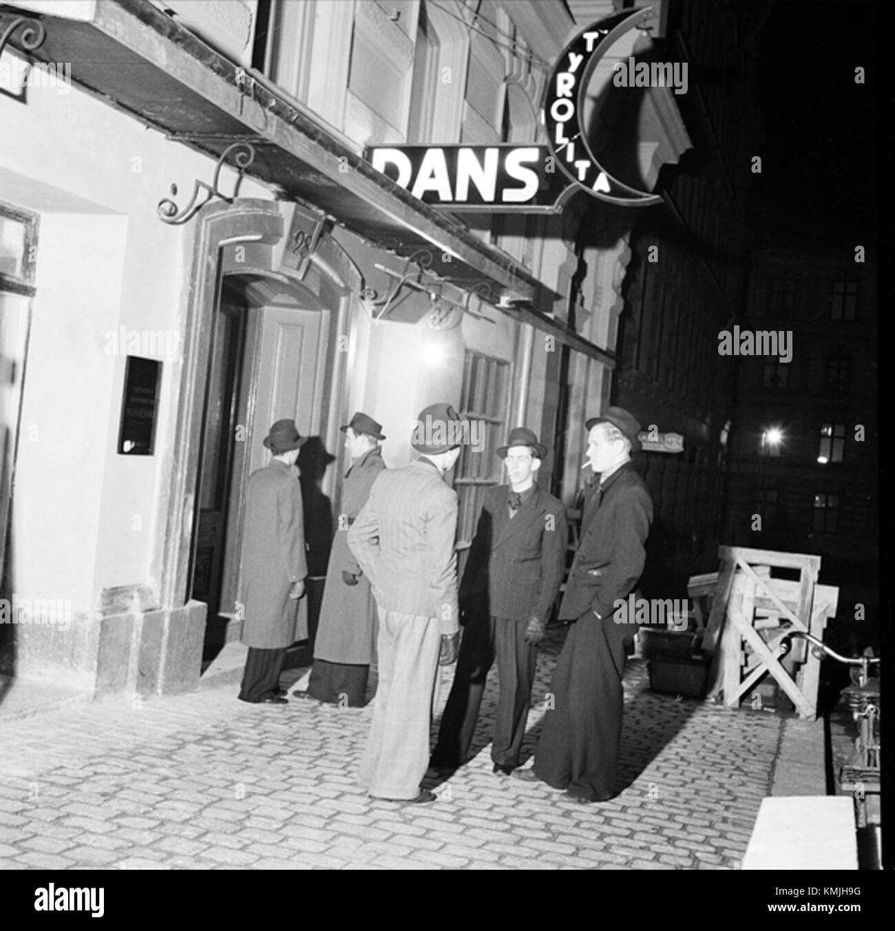 Swingpjatt ist ein Begriff, der mit einem Musik- und Tanzstil assoziiert wird, der Mitte des 20. Jahrhunderts, insbesondere in Schweden, populär war. Es verbindet Swing-Musik mit Jazz und war Teil der Kulturszene während der Swing-Ära. Stockfoto