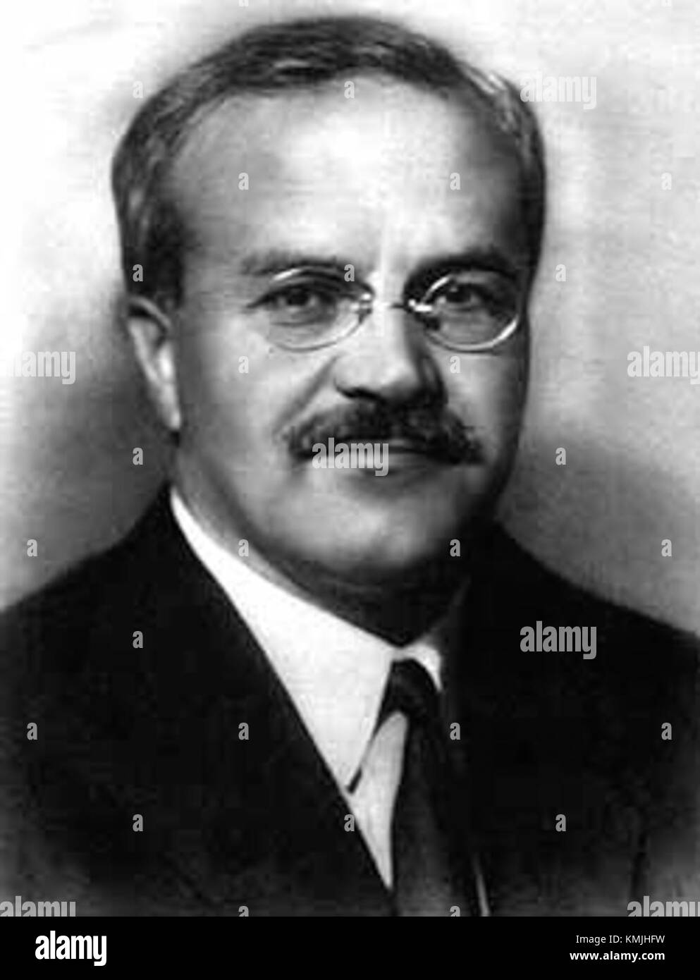 Dieser Titel bezieht sich wahrscheinlich auf eine Referenz oder ein Bild in Bezug auf Wjatscheslaw Molotow, einen sowjetischen Politiker, der für seine Rolle während der Stalin-Ära und seine Unterzeichnung des Molotow-Ribbentrop-Paktes bekannt ist. Weitere Einzelheiten würden den genauen Kontext klären. Stockfoto