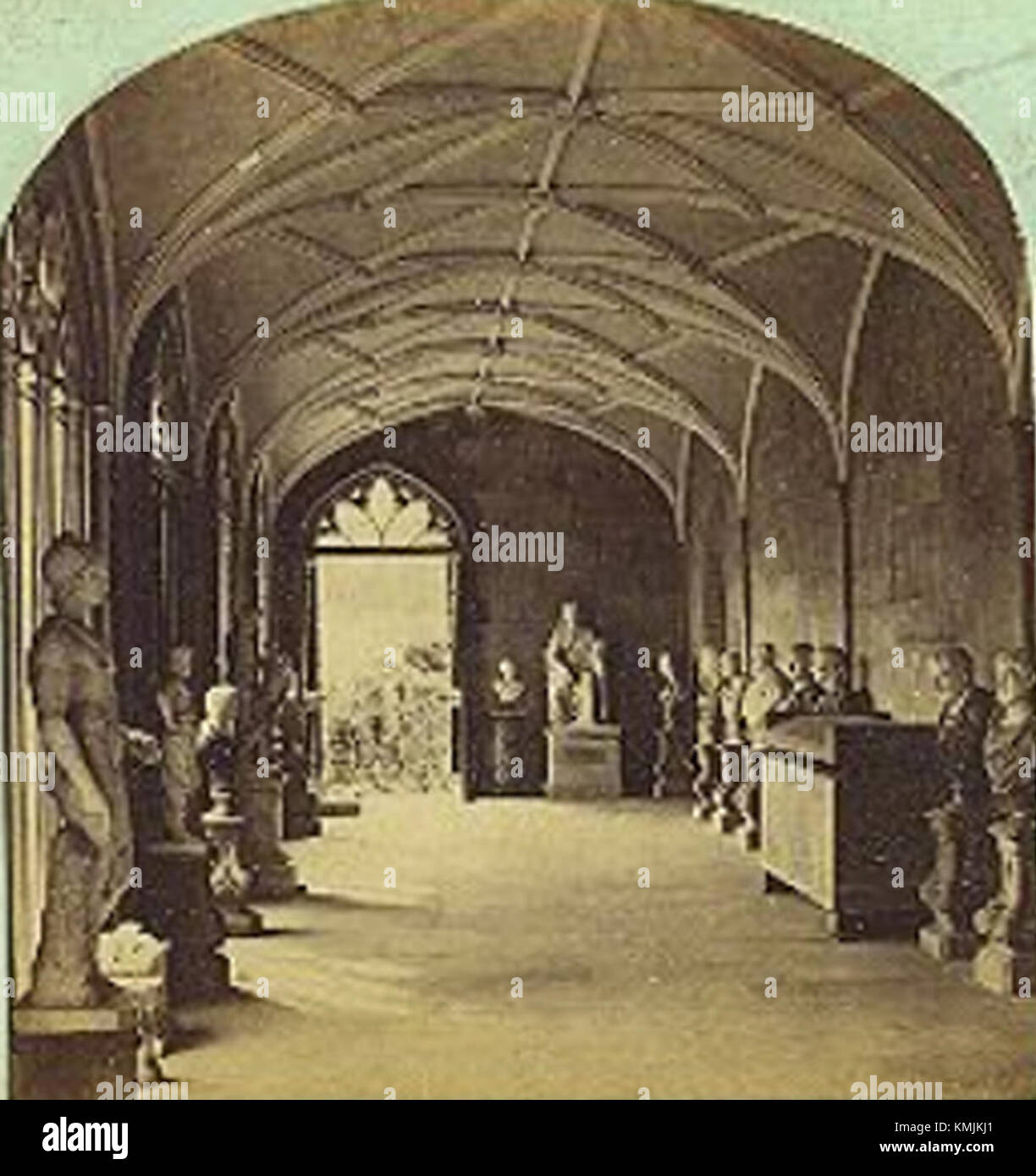 Die Skulpturengalerie auf Lowther Castle in Cumbria, England, beherbergte eine umfangreiche Sammlung antiker Kunstwerke, darunter über 100 Stücke ägyptischer, etruskischer, griechischer und vorwiegend römischer Skulpturen. Die Sammlung wurde von William Lowther, 2. Earl of Lonsdale, zwischen 1848 und 1868 zusammengestellt und gehörte zu den besten in Großbritannien zu dieser Zeit. Stockfoto