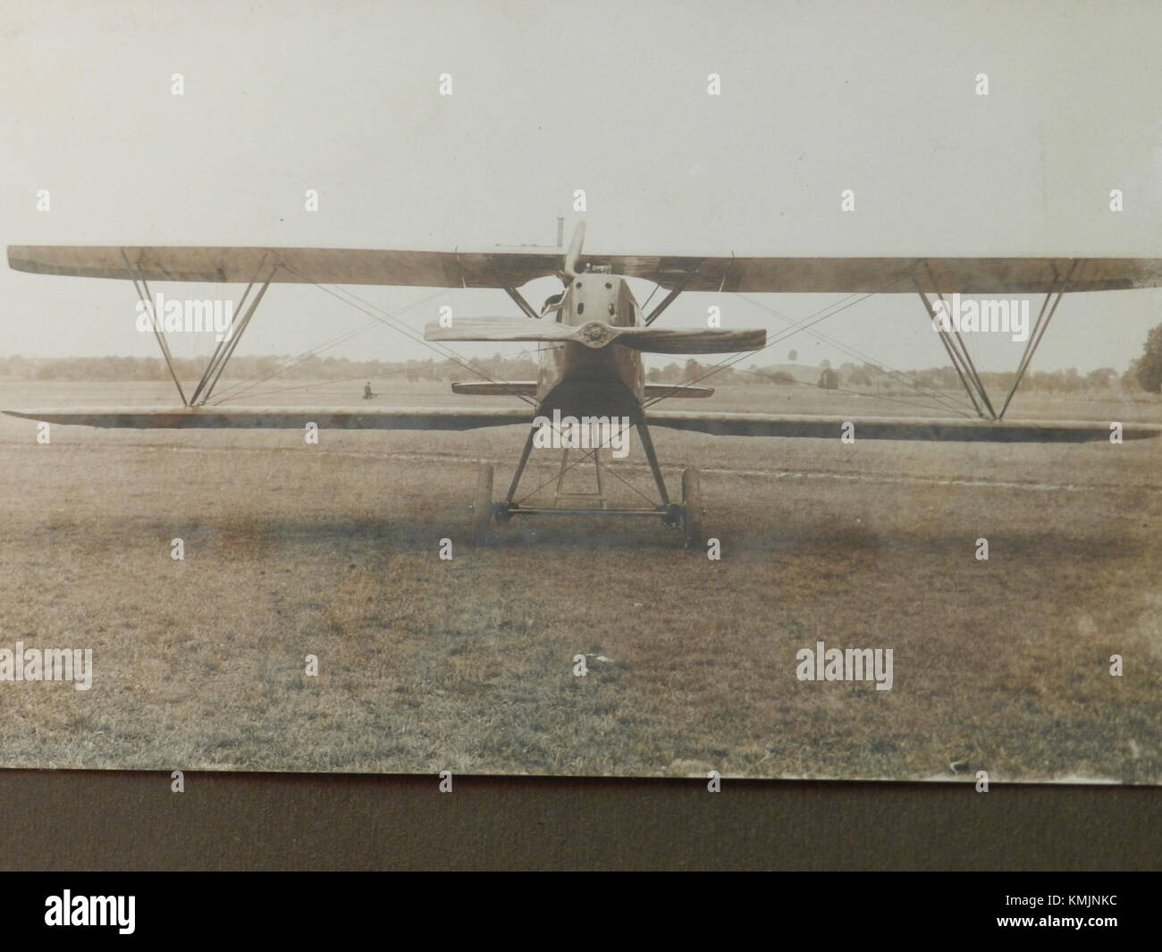 Eine technische Referenz auf den Artikel mit der Katalognummer 1089.1.1SWS-C1 (2), die sich auf ein bestimmtes Artefakt oder Element in einer Sammlung beziehen kann. Stockfoto