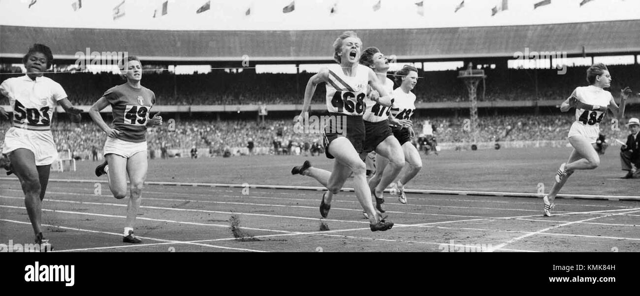 Das 100-m-Finale der Frauen bei den Olympischen Spielen 1956 fand in Melbourne, Australien, statt. Es war ein historisches Ereignis im Leichtathletik-Bereich, bei dem Spitzensportlerinnen um die Goldmedaille bei einem der prestigeträchtigsten Veranstaltungen der Olympischen Spiele kämpften. Stockfoto