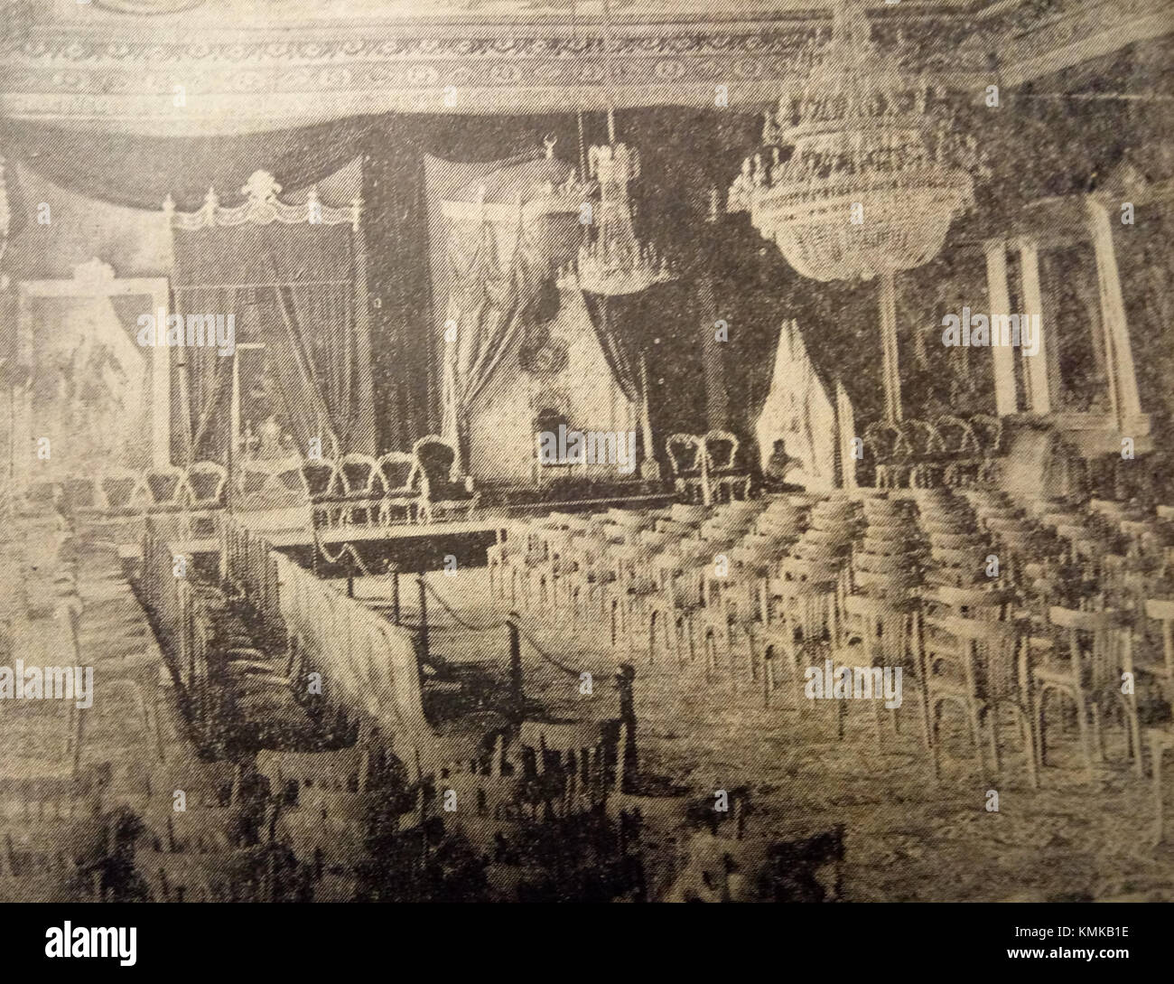 La Presse Tunisie aus dem Jahr 1956 ist eine historische Zeitung, die das politische und kulturelle Klima Tunesiens während seiner Zeit nach der Unabhängigkeit beschreibt. Stockfoto