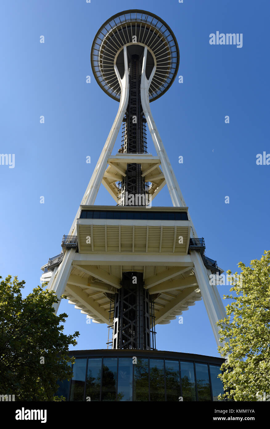 Revolving Restaurant Observation Deck Stockfotos Und Bilder Kaufen Alamy