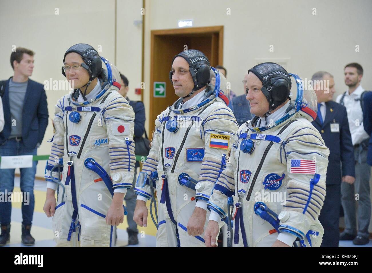 Die NASA Iss Expedition 54-55 prime Besatzungsmitglieder (L-R) japanische Astronaut norishige Kanai der Japan Aerospace Exploration Agency (JAXA), russischer Kosmonaut Anton shkaplerov von roskosmos, und amerikanische Astronaut Scott Prickeln in Pre-launch endgültige Qualifikation Prüfungen an der Gagarin Cosmonaut Training Centre 29. November 2017 in Star City, Russland. (Foto von Elizabeth weissinger über planetpix) Stockfoto