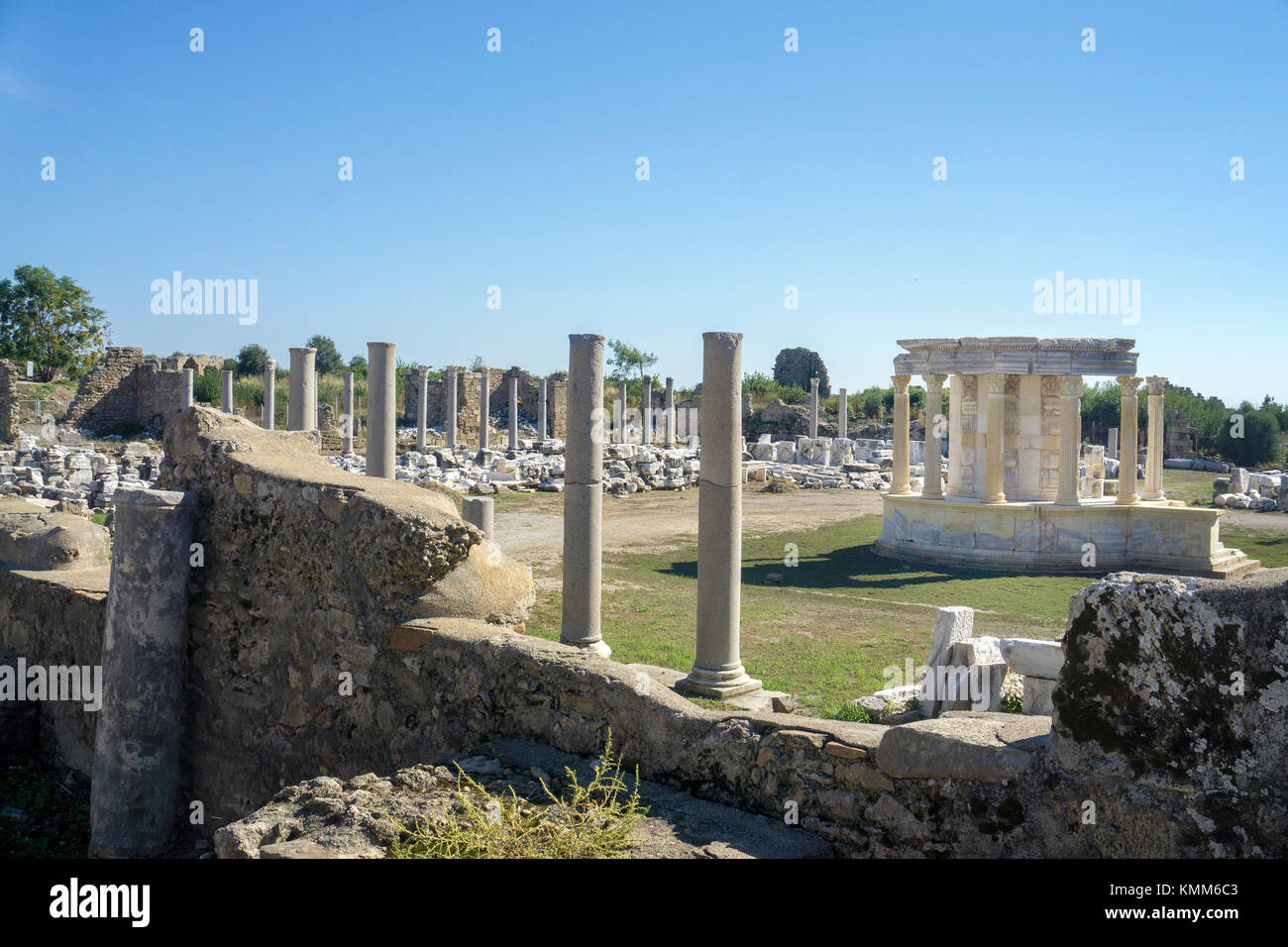 Tempel der Tyche, Reste der alten Seite, Weltkulturerbe der UNESCO, Manavgat, Türkische Riviera, Türkei Stockfoto
