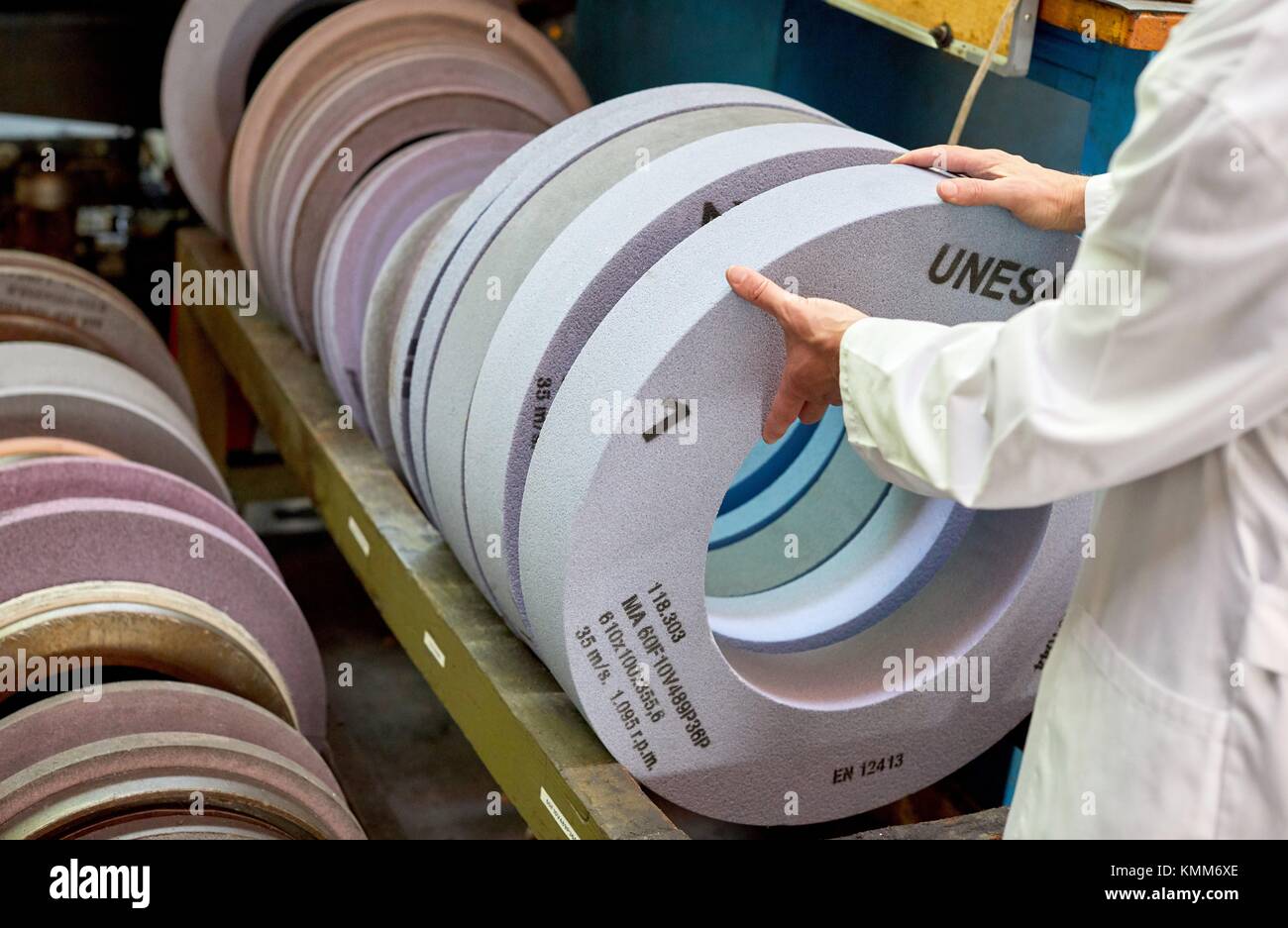 Schleifen der Steine für die Schleifmaschine, mechanische Industrie, Gipuzkoa, Baskenland, Spanien, Europa Stockfoto