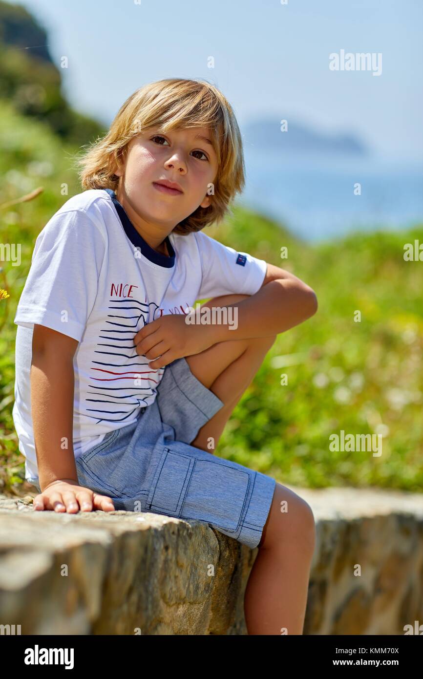 Junge, Marine Bekleidung, Zarautz, Gipuzkoa, Baskenland, Spanien, Europa Stockfoto