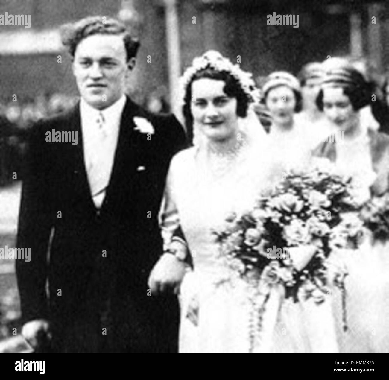 Elizabeth Longford, Autorin und Historikerin, ist bekannt für ihre Beiträge zur britischen Geschichte. Diese Hochzeitsfeier zeigt ihr persönliches Leben und ihre Verbindungen zur britischen Gesellschaft. Stockfoto