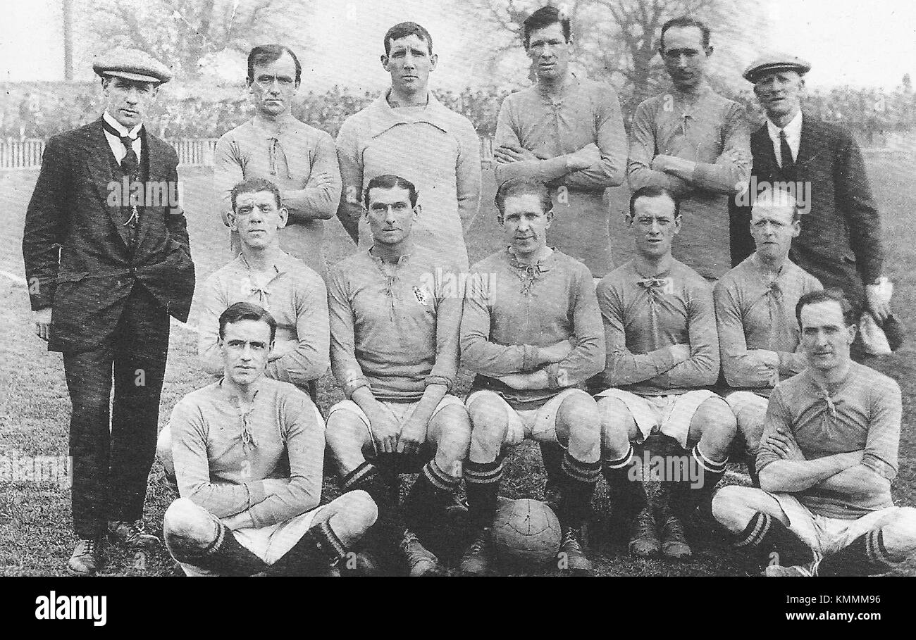 Ein Foto, das 1919 die Tranmere Rovers-Fußballmannschaft zeigt, wie der Fußball aus dem frühen 20. Jahrhundert und die historische Bedeutung des Teams im englischen Fußball sind. Stockfoto