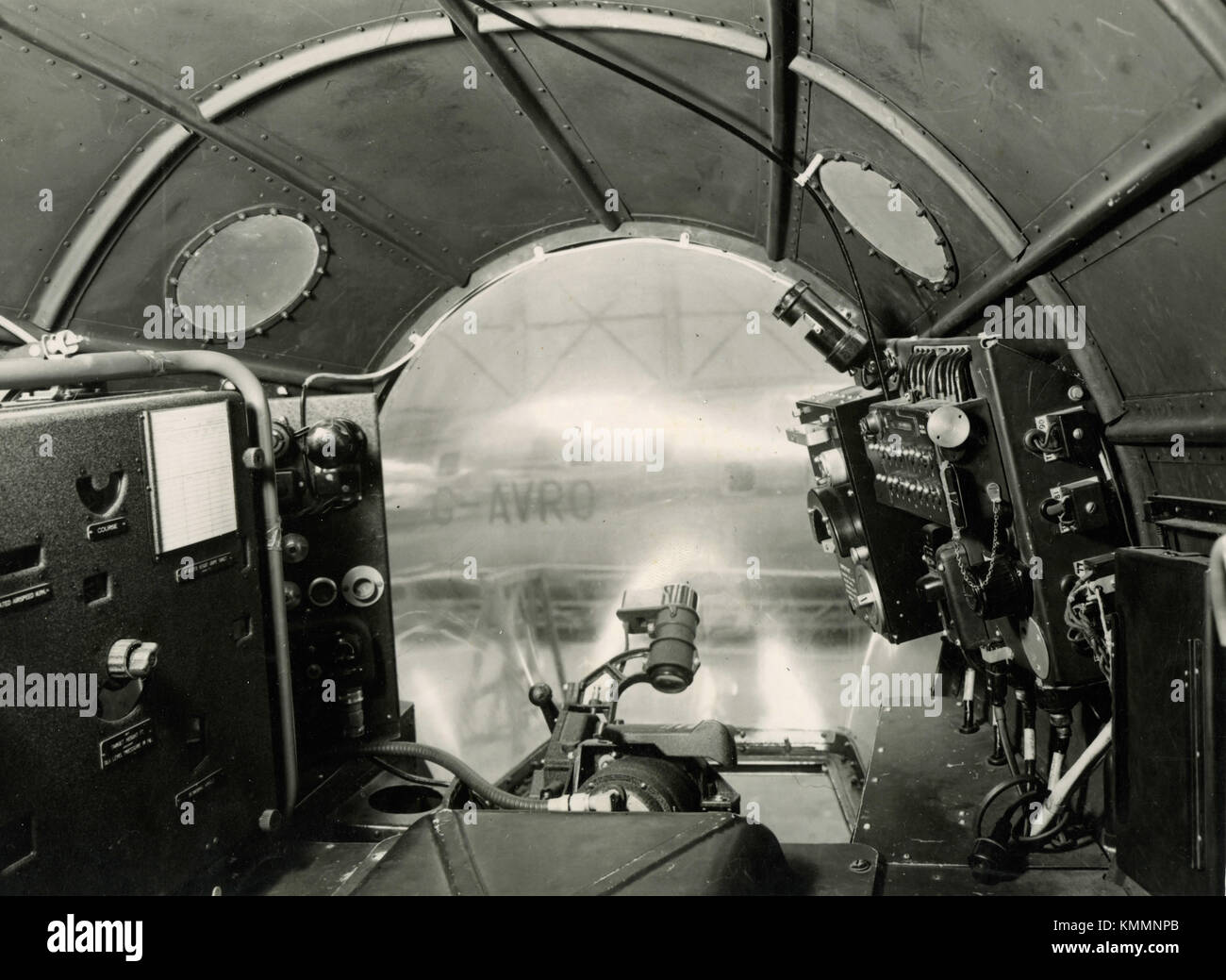 Innerhalb der militärischen Flugzeugen des Typs Avro Anson B20, UK 1940 s Stockfoto