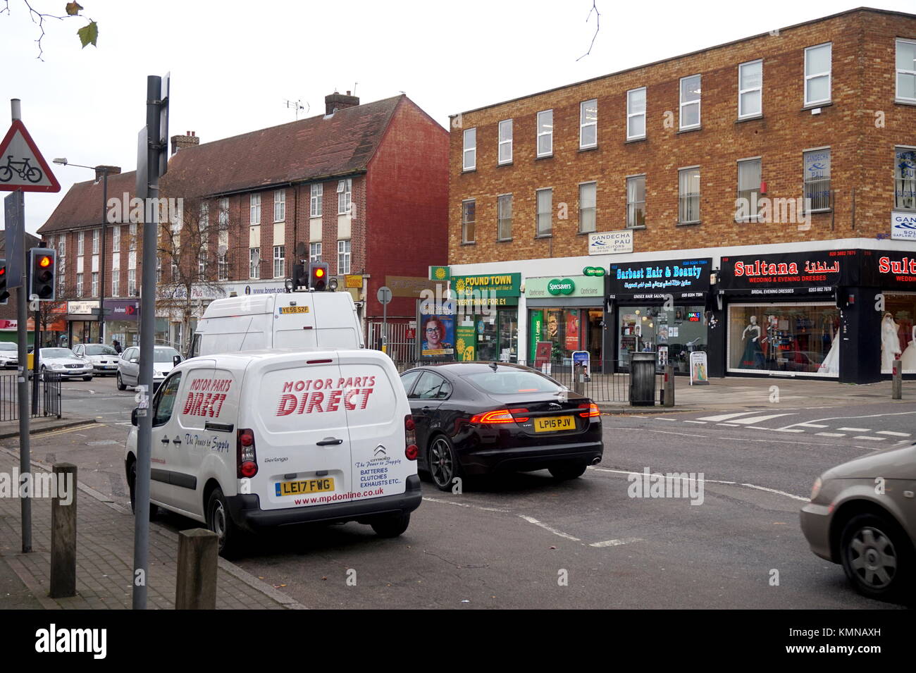 Kingsbury High Street, London, Vereinigtes Königreich Stockfoto