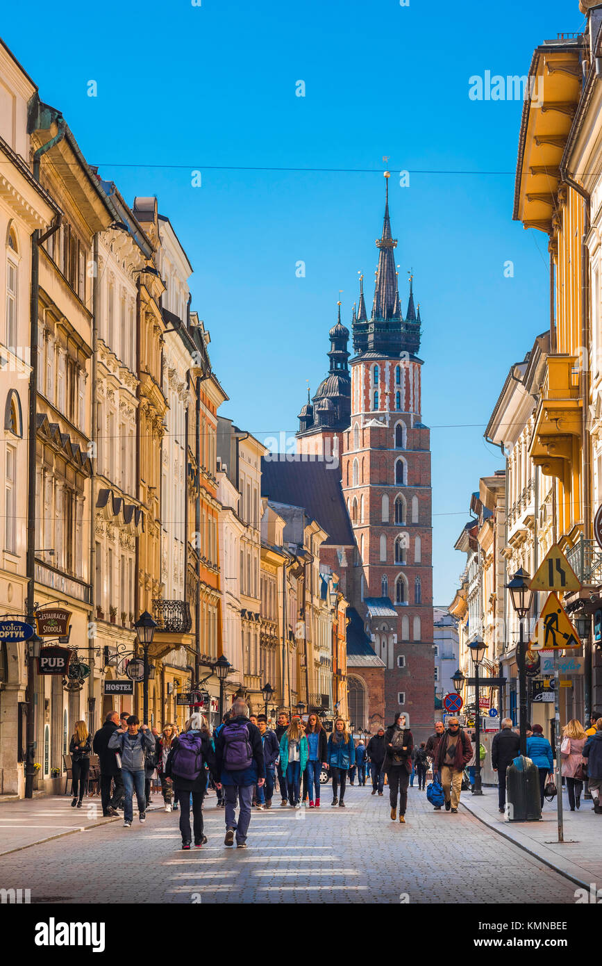 Florianska Straße Krakau, Blick auf die Hauptverkehrsstraße der Stadt, die nach Süden zur Marienkirche im historischen Zentrum von Krakau, Polen, führt Stockfoto