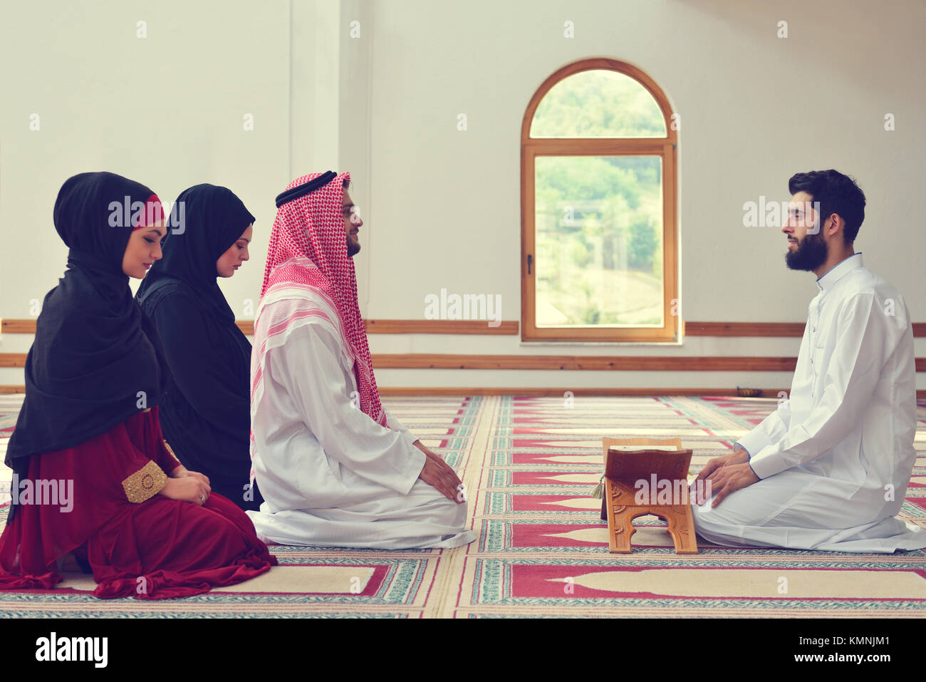 Muslimische Mädchen und der Mann heiraten von muslimischen Traditionen Stockfoto