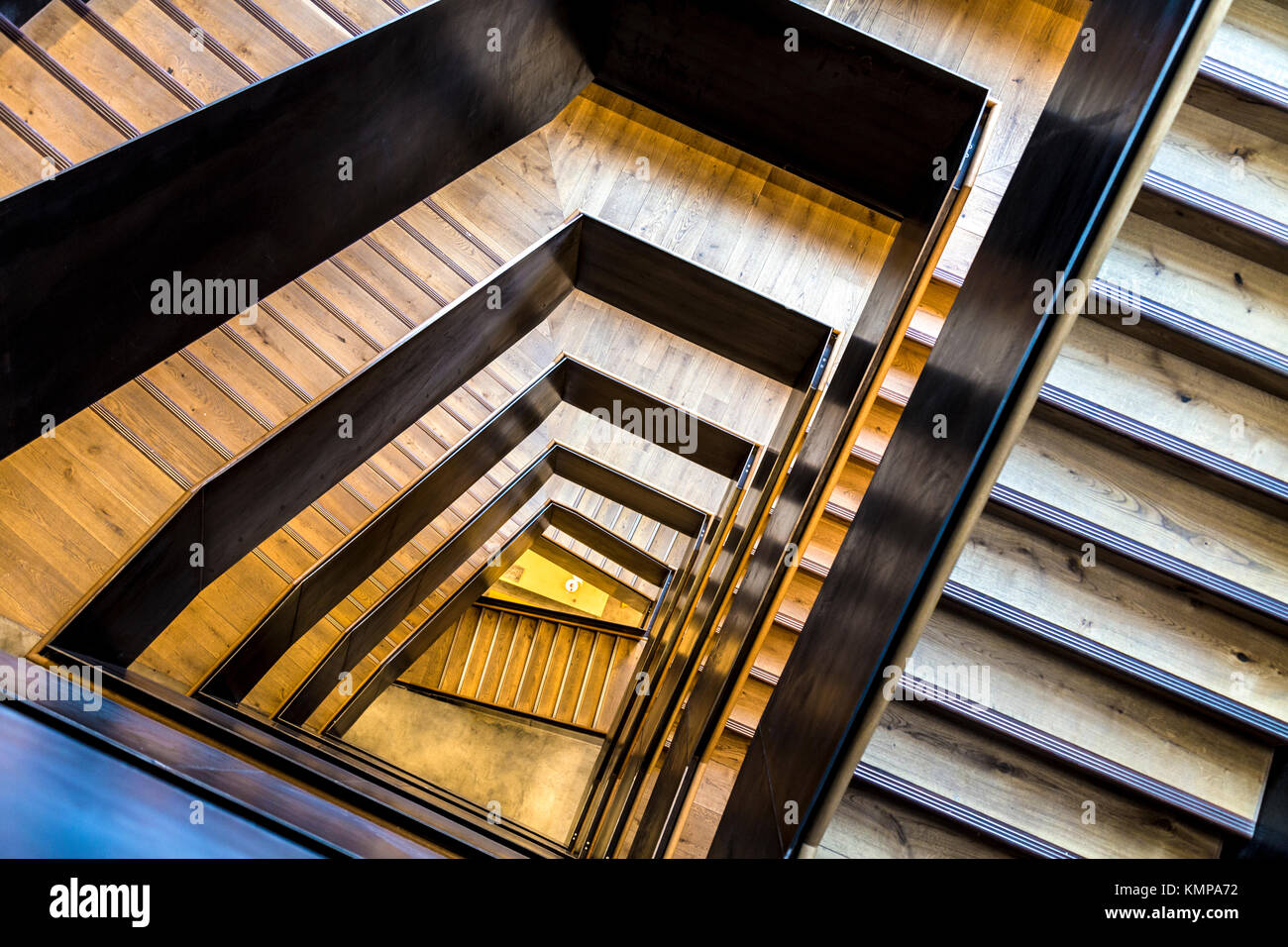 Holz und Metall moderne Treppe (Bartlett School of Architecture, London, UK) Stockfoto
