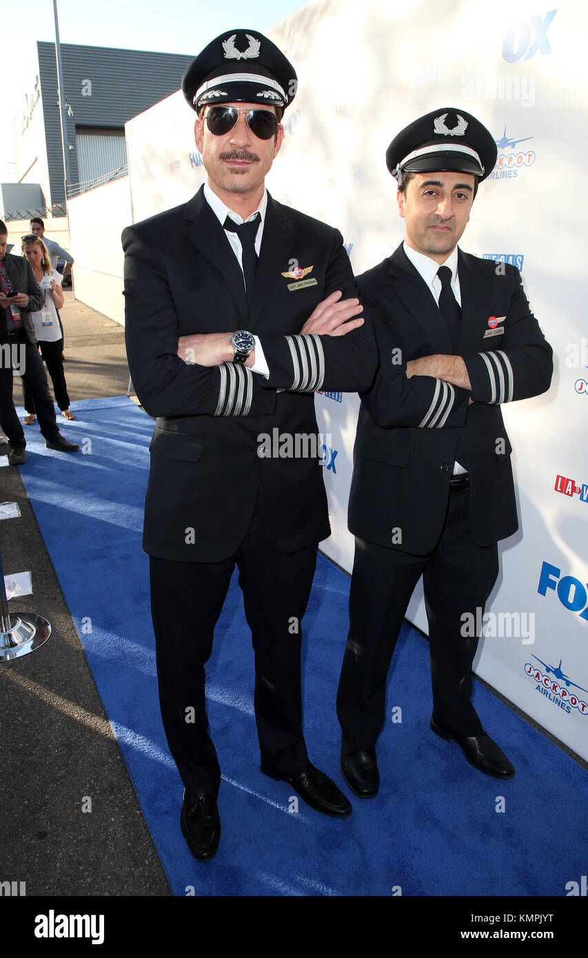 Los Angeles, Ca, USA. Dez. 2017. Dylan McDermott, Amir Talai, bei Premiere Von Fox 'LA To Vegas' am LAX Airport in Los Angeles, Kalifornien am 7. Dezember 2017. Kredit: Faye Sadou/Media Punch/Alamy Live News Stockfoto