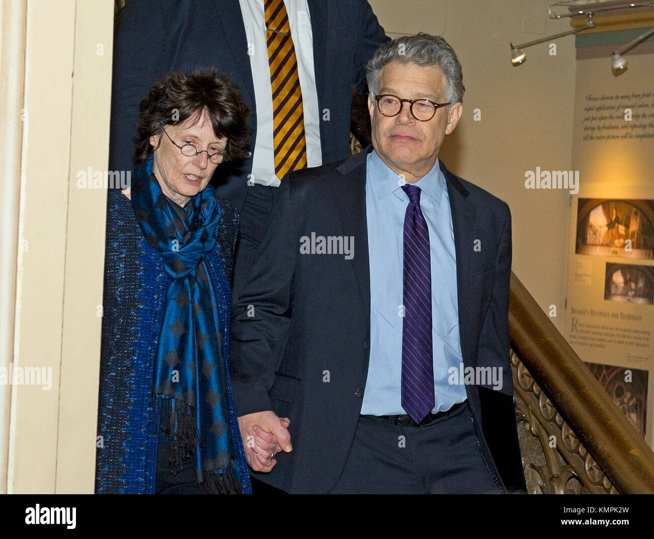 Washington Vereinigte Staaten - Washington Vereinigte Staaten Von Amerika 07 Dez 2017 United States Senator Al Franken Demokrat Von Minnesota Fahrt Mit Seiner Frau Franni Nach Bekanntgabe Seines Rucktritts Im Kapitol In Washington Dc Am Mittwoch 6 Dezember 2017 Quelle Ron Sachscnp Einschrankung Keine New York Oder New Jersey Zeitungen Oder Zeitschriften Innerhalb Eines 75 Meilen Radius Von New York City Foto Per Kreditkarte Newscomalamy Leben Nachrichten Kmpk2w